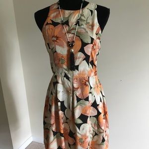 Women sleeveless dress